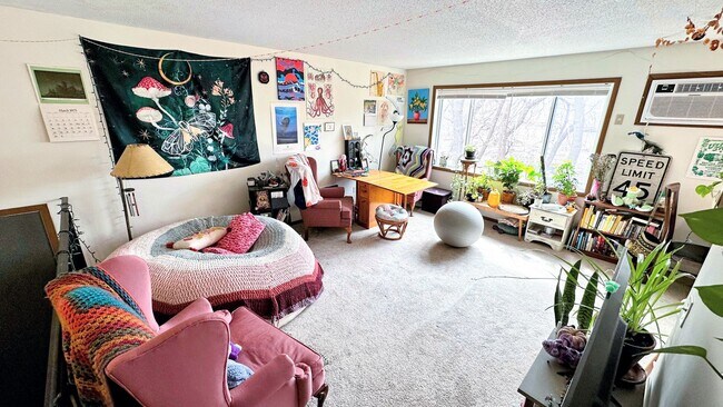 Foto del edificio - 799-801 Weeks Ave SE