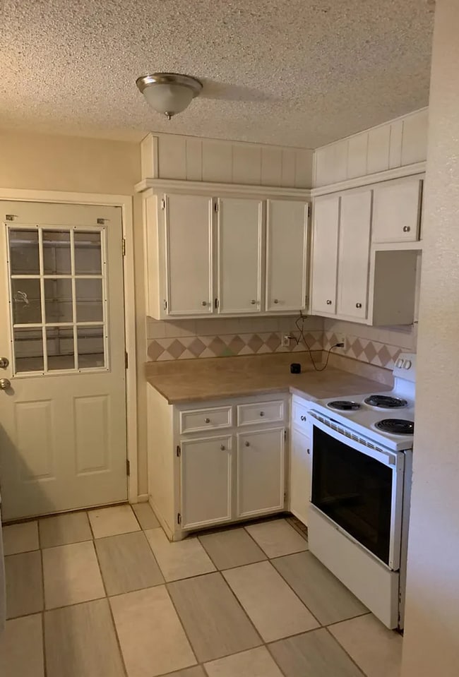 Building Photo - 1305 80th St