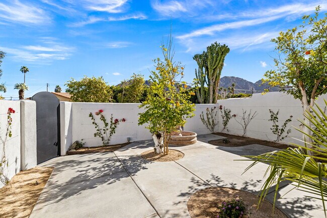 Building Photo - 52815 Avenida Alvarado