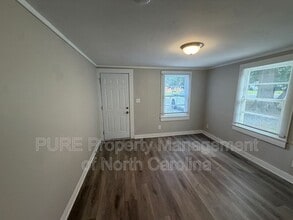 Building Photo - 930 Dixie St