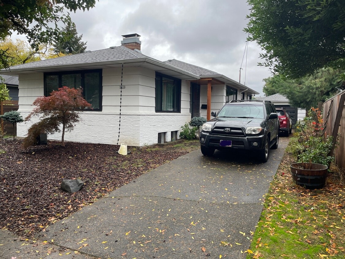 Main House - 5520 N Concord Ave