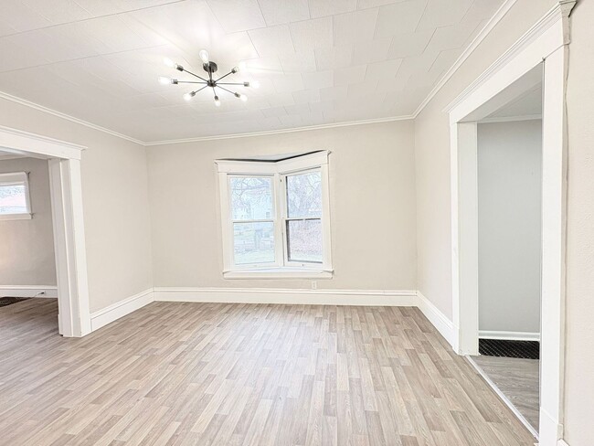 Building Photo - 119 Winthrop St