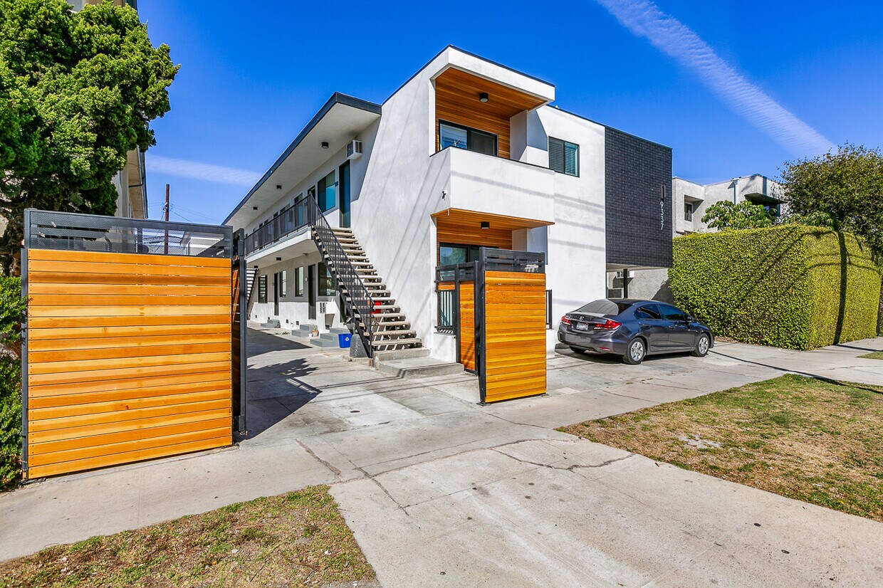 9337 National Blvd, Los Angeles, CA 90034 Apartments in Los Angeles