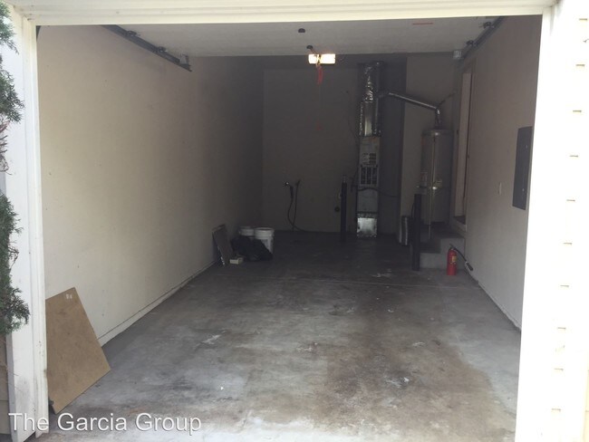 Building Photo - 3607 NE 158th Ave