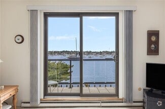 Building Photo - 306 America