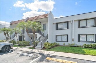 Building Photo - 290 Racquet Club Rd