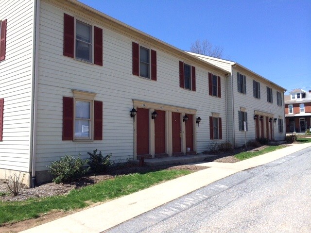 Primary Photo - 260 E Park St