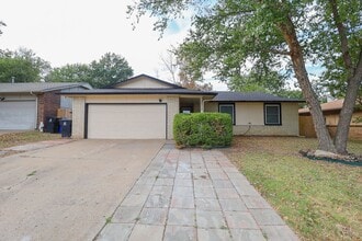 Building Photo - 3012 S Ash Ct