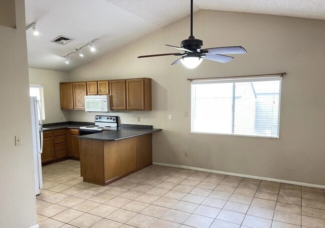 Building Photo - Great Home in North Phoenix with RV Parking