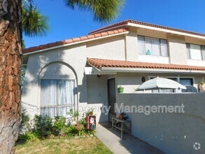Building Photo - 443 Chapala Dr