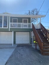 Building Photo - 8220 Glenview Dr