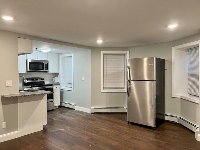 Building Photo - 4 Commonwealth Ct