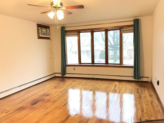 Building Photo - 497 Tysens Ln