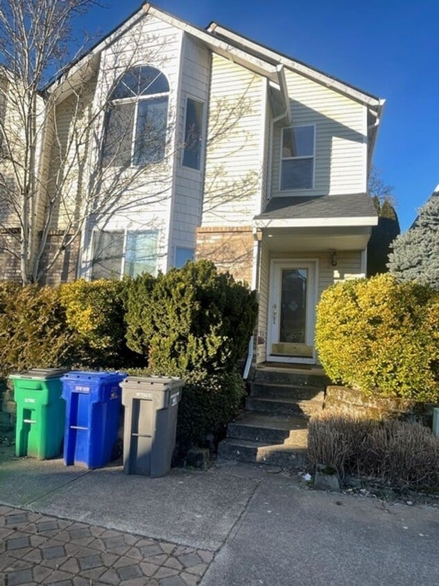 Primary Photo - PM-128 - SE Steele St.