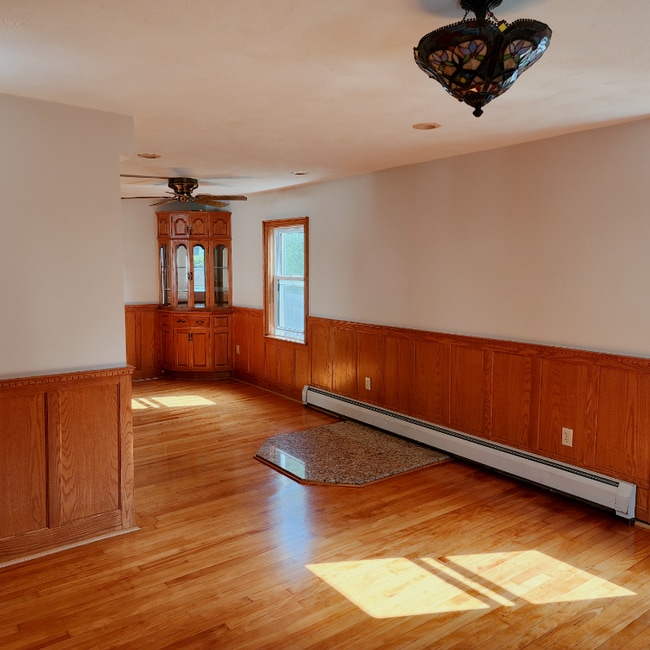 Building Photo - 136 Chestnut St