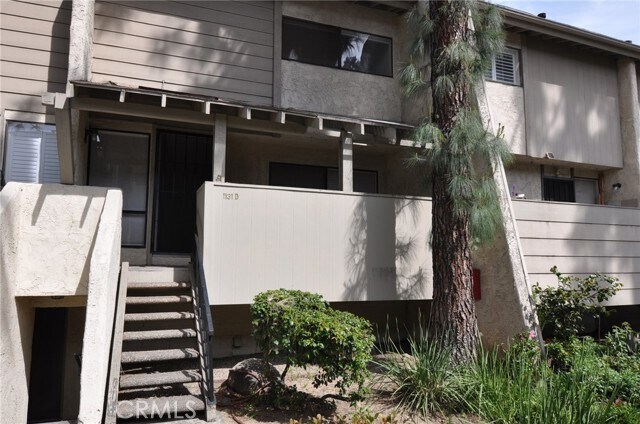 Primary Photo - 1131 W Badillo St