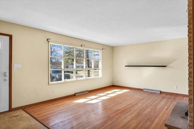 Foto del edificio - 220 Ivanhoe Way