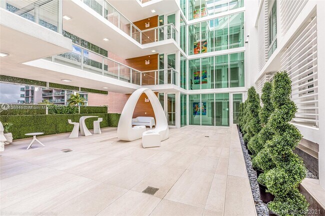 Foto del edificio - 1150 102nd St