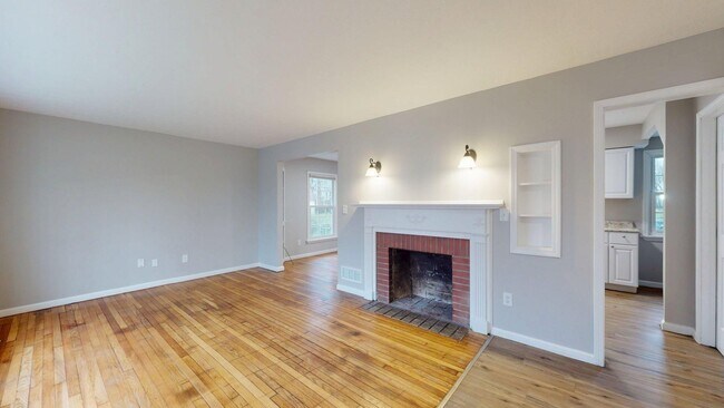 Foto del edificio - Maple Heights Area - 3 Bedroom Single Family Home