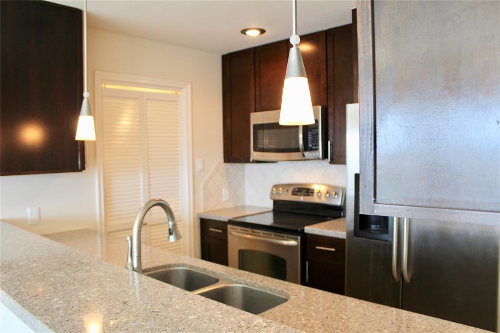 Primary Photo - 1701 Hermann Dr
