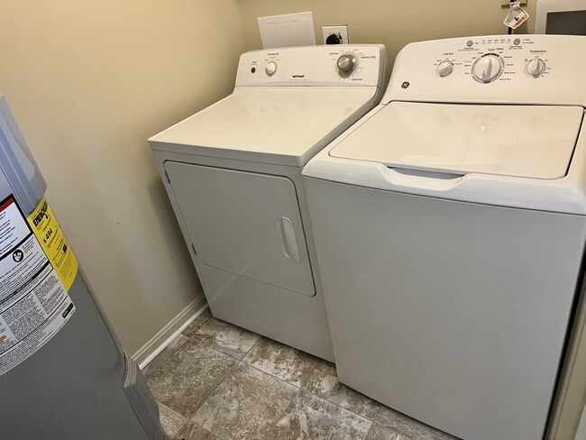 Building Photo - Woodscape Apartments