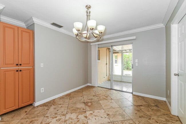 Building Photo - 5595 Sunrise Dr