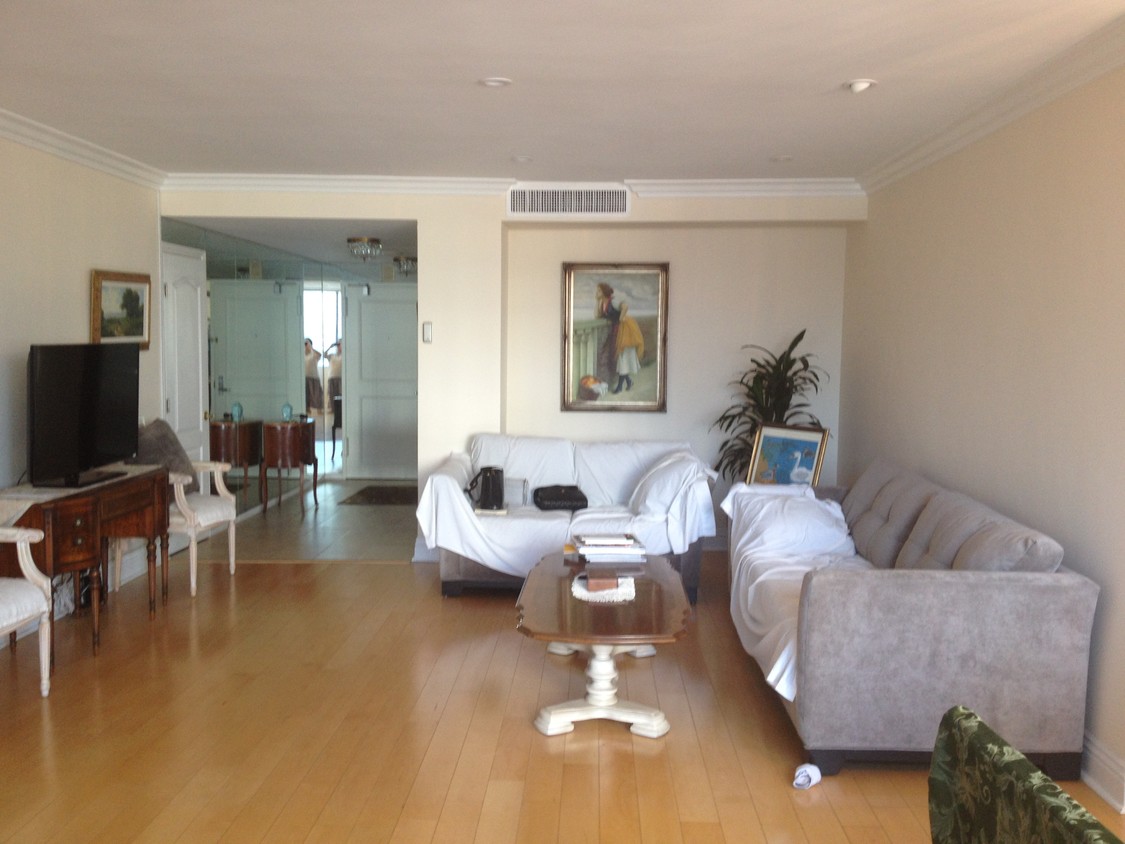 Living Room - 875 Comstock Ave