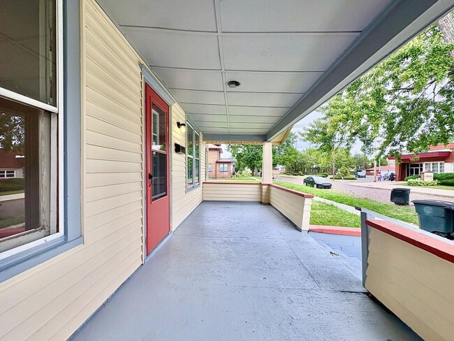 Building Photo - 1227 Napier St