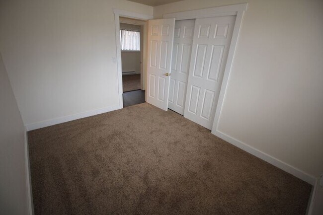 Interior Photo - Gallatin Village