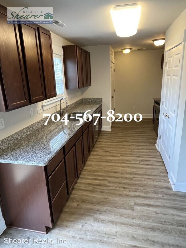 Building Photo - 3 br, 2 bath House - 3538 Johnston Oehler ...