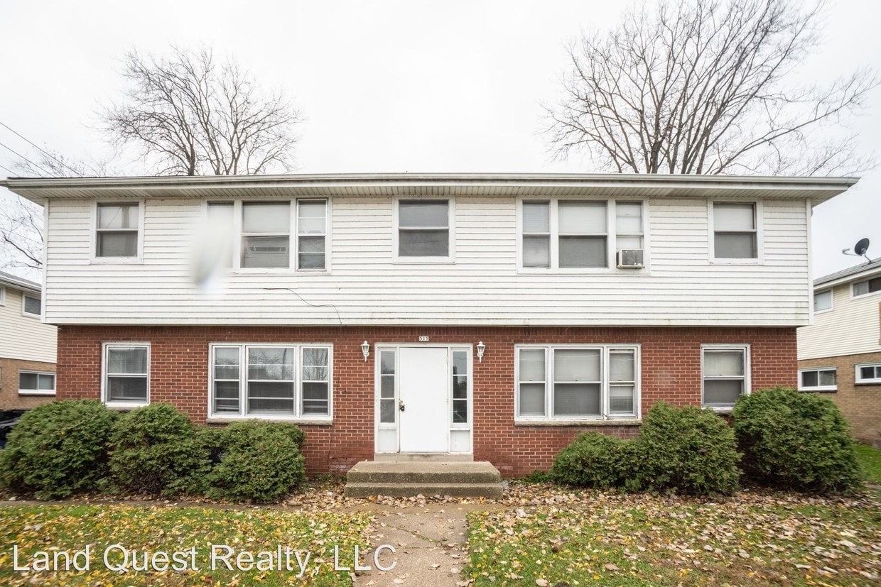 Primary Photo - 2 br, 1 bath Apartment - 515 3 Mile Rd.