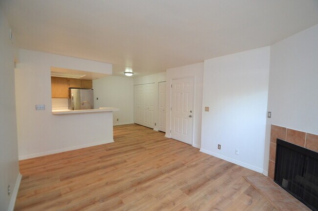 Foto del edificio - 987 Creekhill Ln