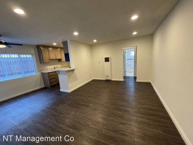 Building Photo - 1 br, 1 bath Apartment - 12737 Matteson Av...