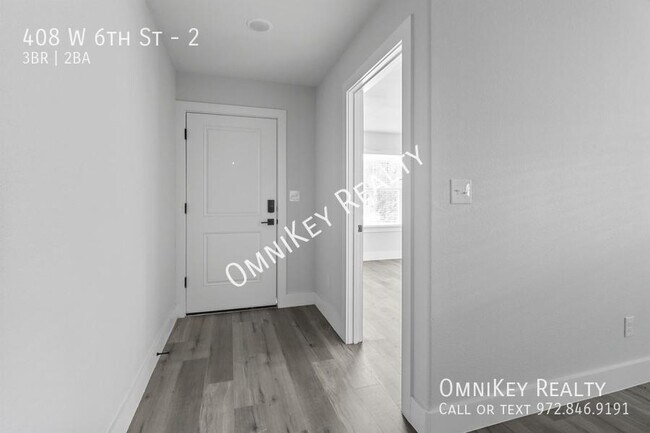 Foto del edificio - 408 W 6th St