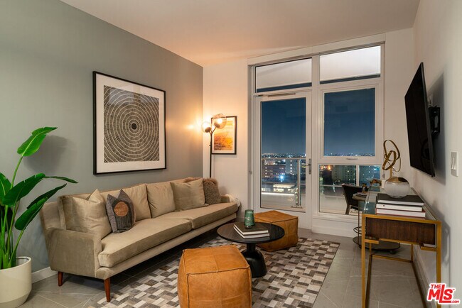 Foto del edificio - 1201 S Hope St