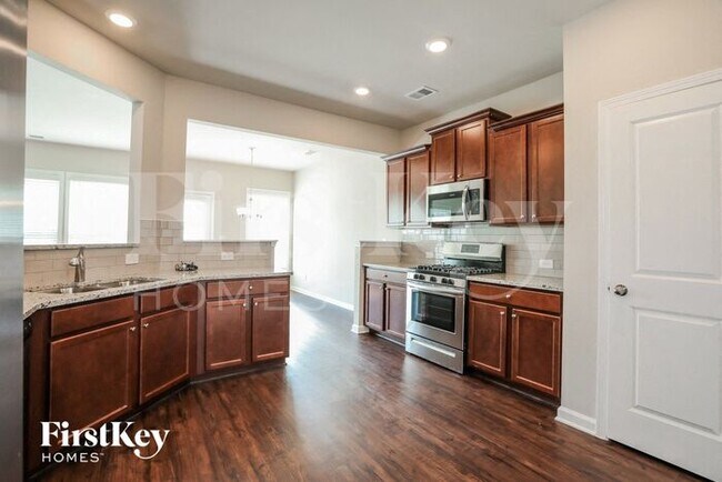 Building Photo - 3100 Baylor Cir