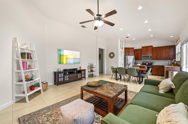 Foto del edificio - 9515 Tanager Way