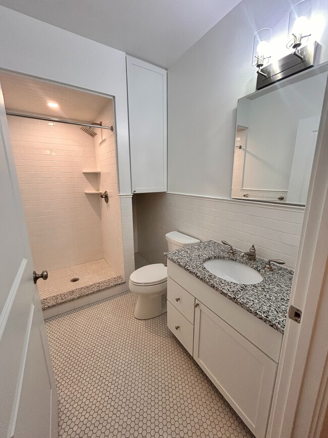 503 Bathroom - G Square