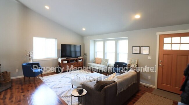 Building Photo - 55659 Swan Rd