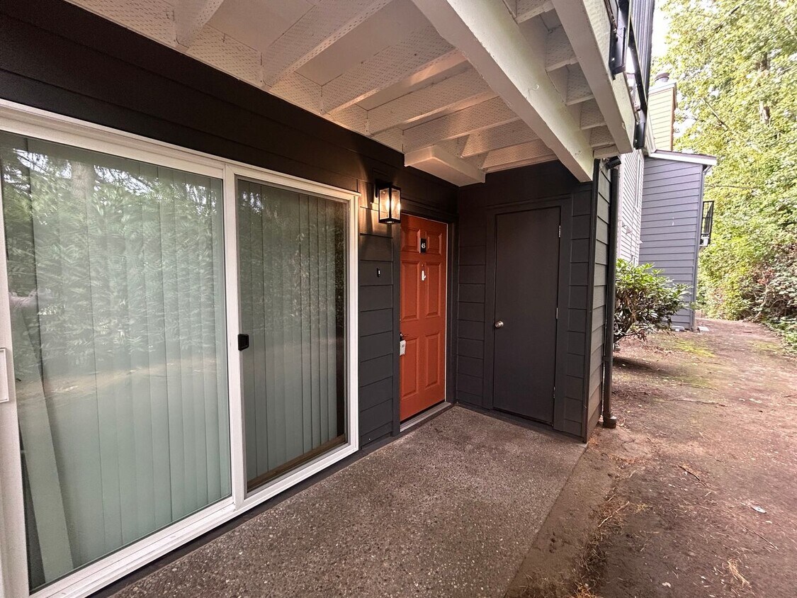 Foto principal - Gorgeous 1 bd Condo located in a prime loc...