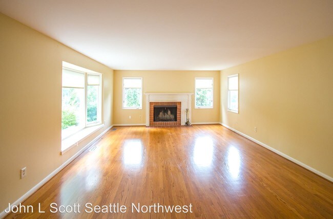 Foto del edificio - 3 br, 3.5 bath House - 3717 NE 44th St