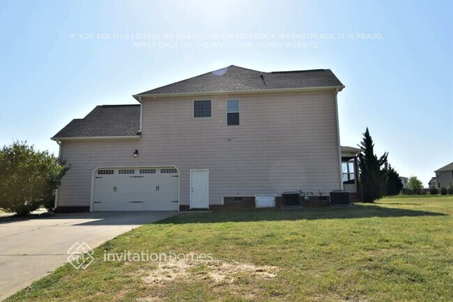 Foto del edificio - 15 Sun Tree Ln