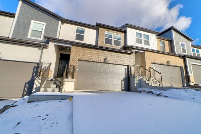 Building Photo - Pet Friendly Brand new Construction