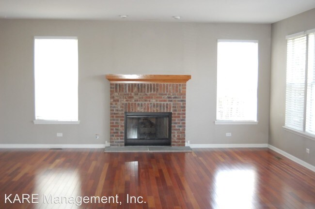 Building Photo - 4 br, 3.5 bath House - 566 W. Seaton Drive