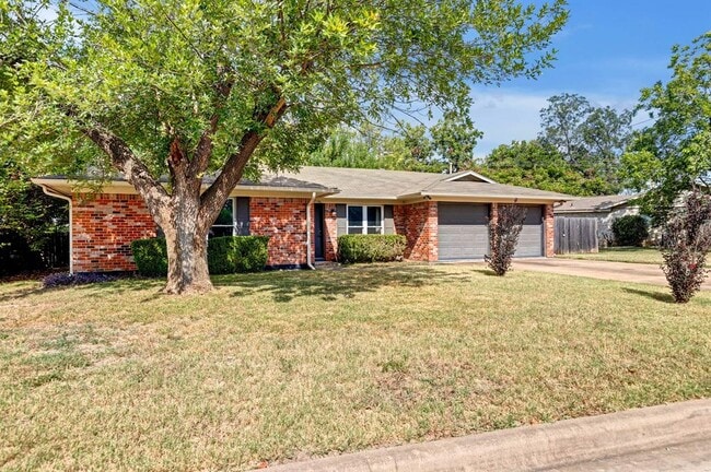 Building Photo - 7402 Bucknell Dr