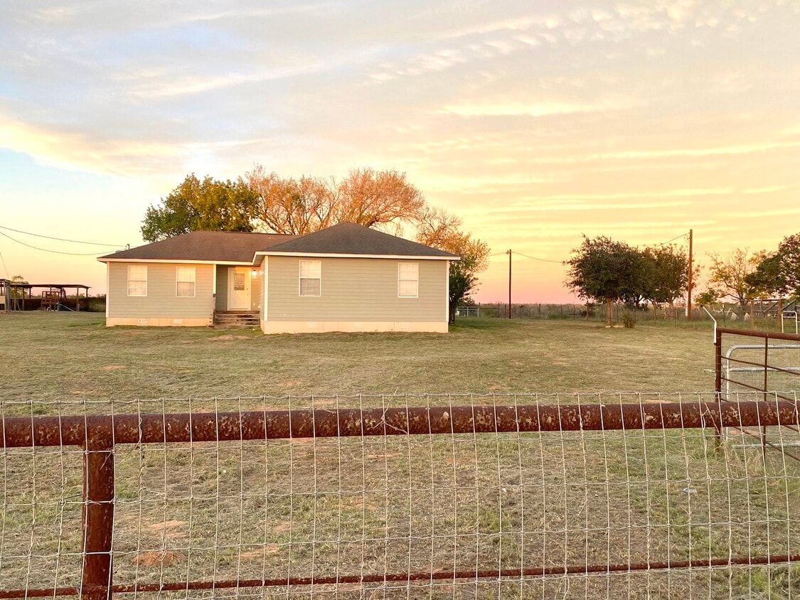 Primary Photo - 2680 FM 2504