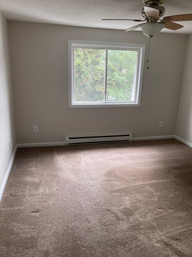 Bedroom - 1560 Douglas Ave