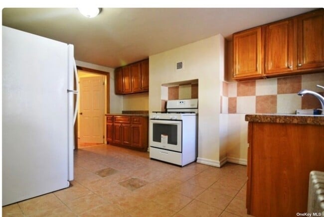 Building Photo - 809 Greene Ave