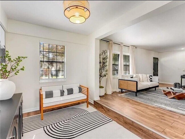 Foto del edificio - 1471 Hardin Ave