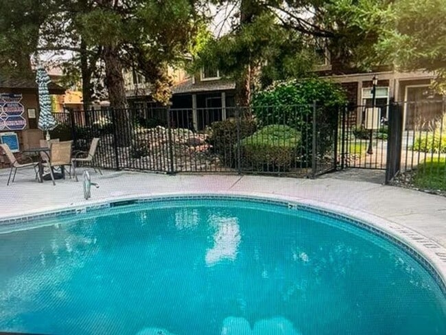 Foto del edificio - 55+ Gated Adult Community